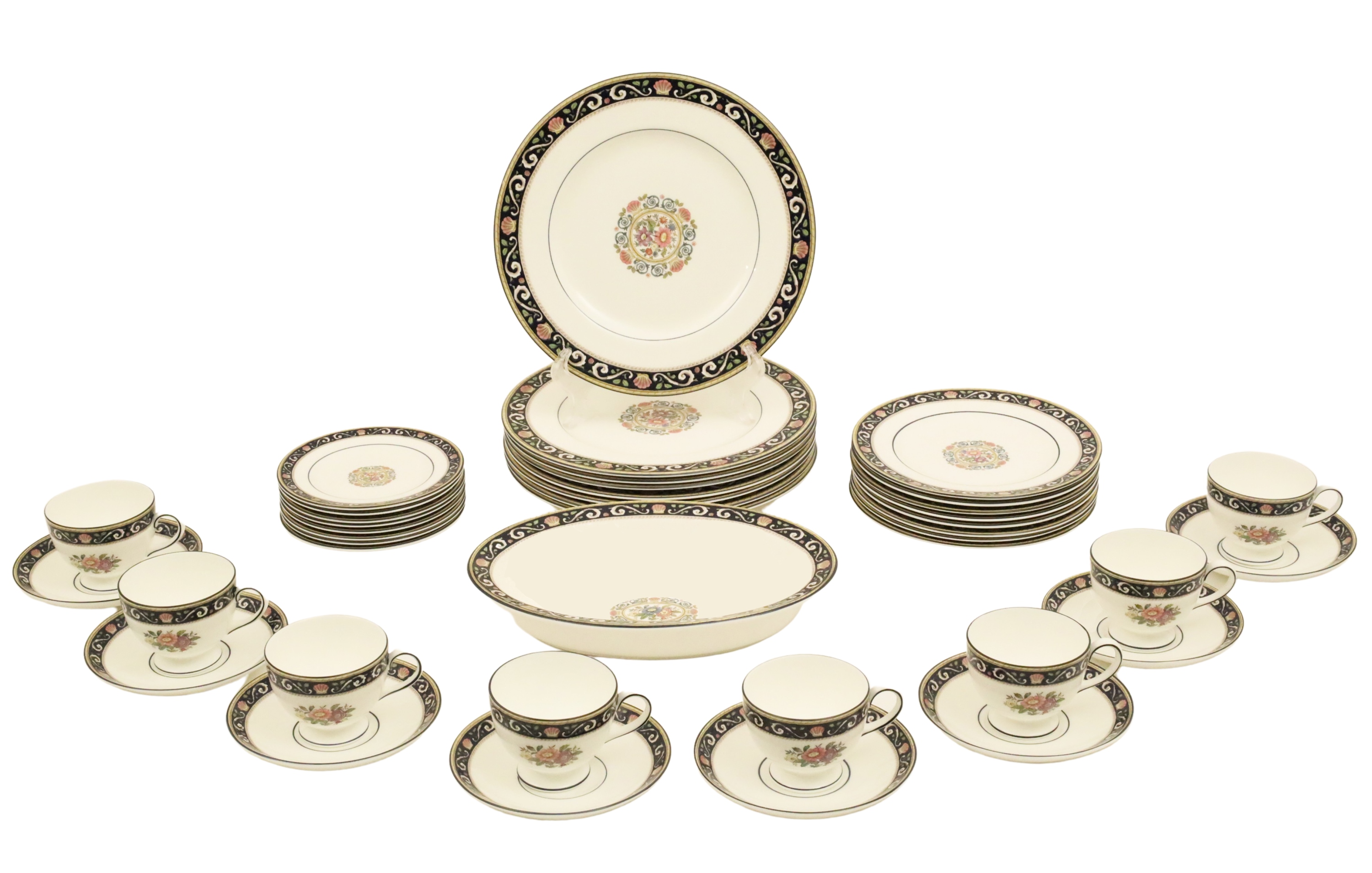 41 PIECE WEDGEWOOD DINNER SERVICE 41