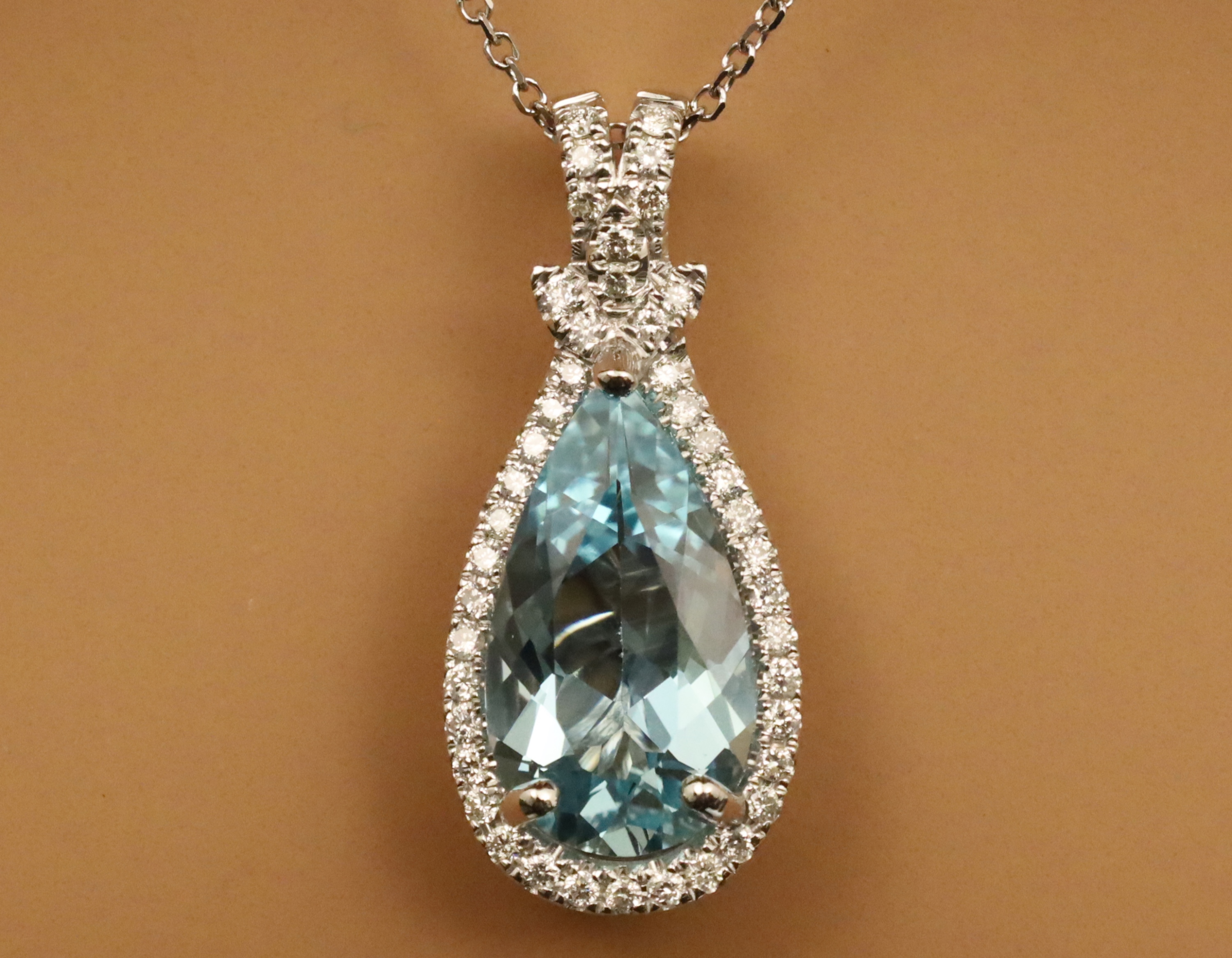 14K WHITE GOLD AQUAMARINE & DIAMOND