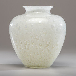 Steuben
American, Early 20th Century
Vase
Cluthra