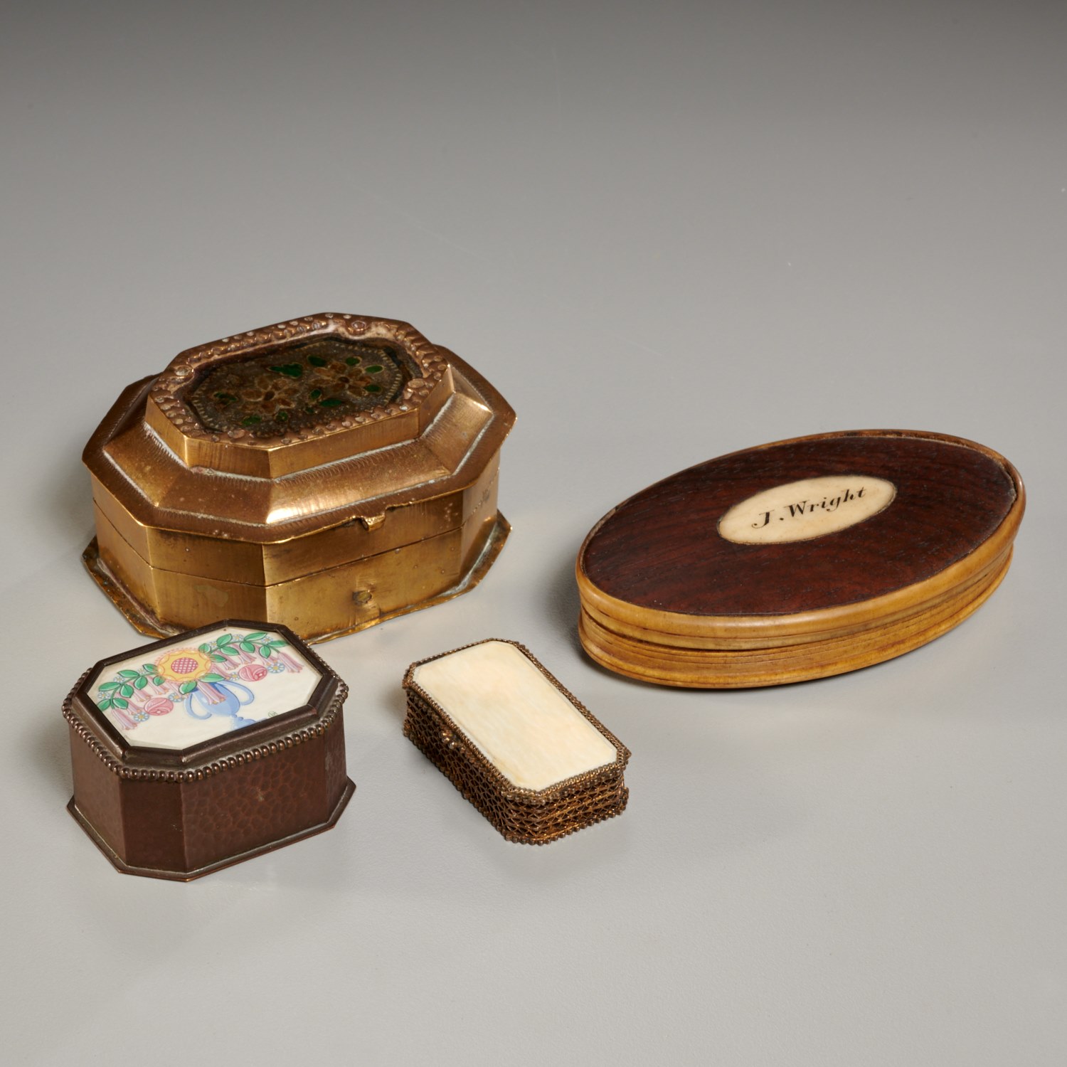  4 ANTIQUE TRINKET AND SNUFF BOXES 2a5d48