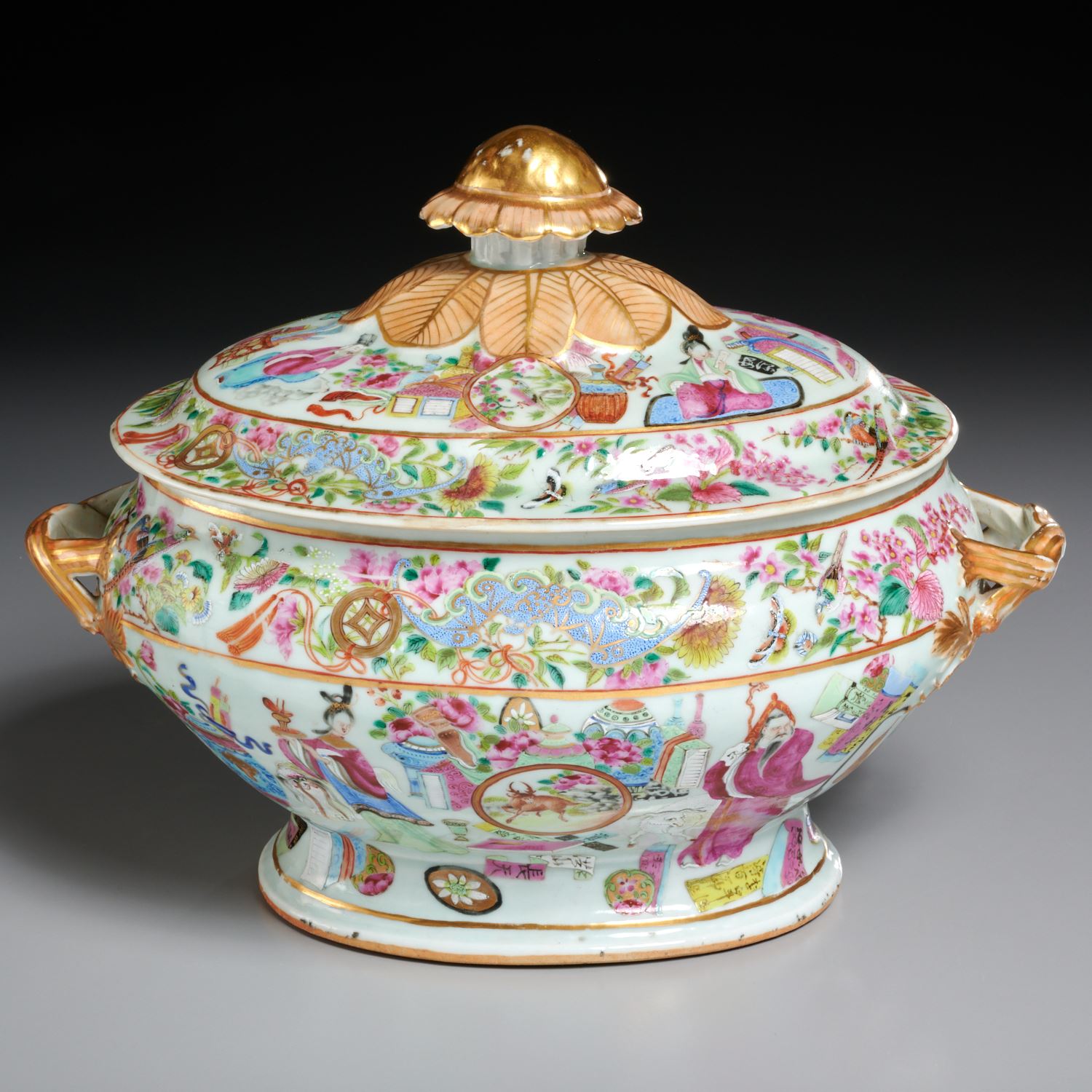 CHINESE EXPORT FAMILLE ROSE TUREEN 2a5d7b