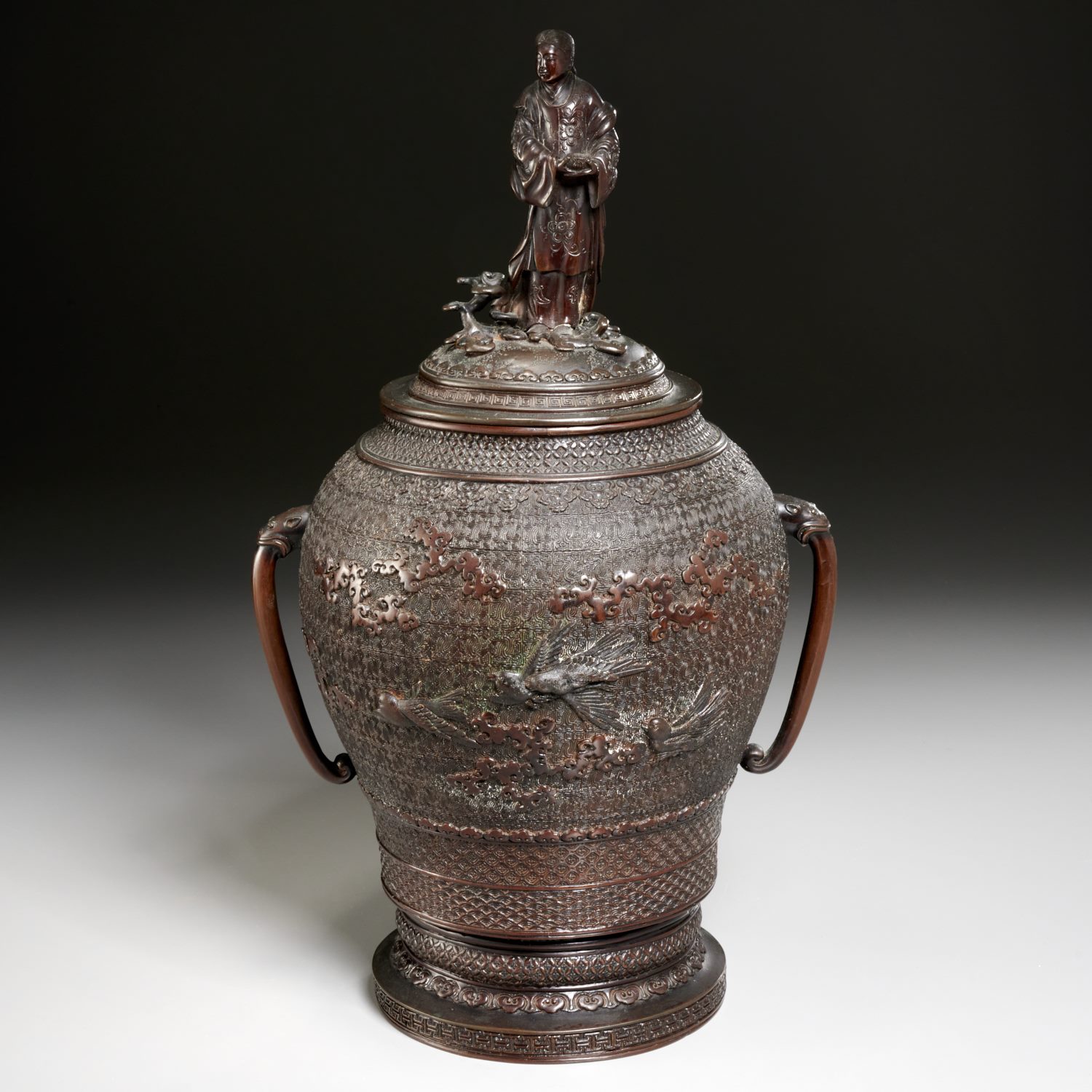 FINE JAPANESE MEIJI BRONZE URN 2a5da2