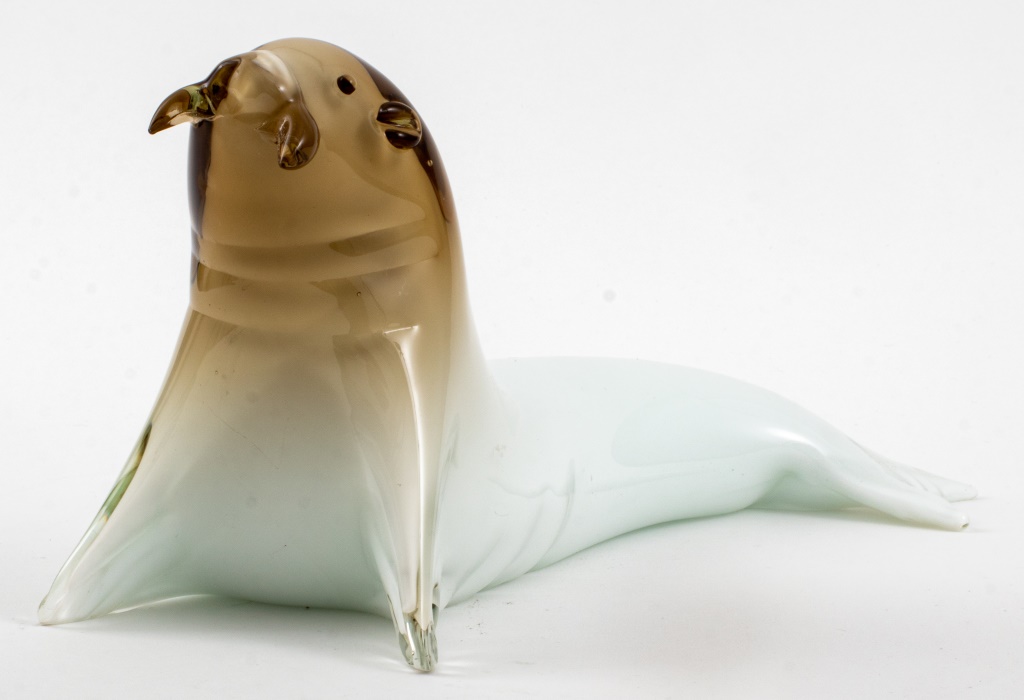 ITALIAN ART GLASS WALRUS SCULPTURE 2a6225