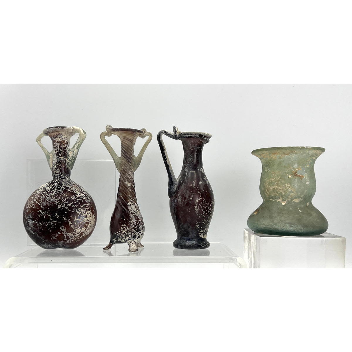 4 pc lot Ancient Roman glass. 3