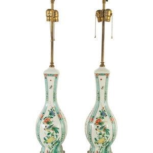 A Pair of Chinese Export Porcelain