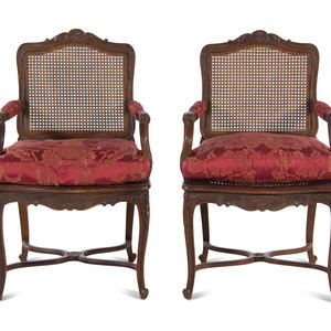 A Pair of Louis XV Style Fauteuils 2a65d2