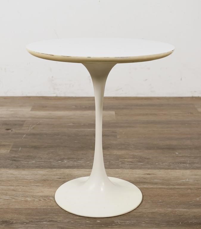 TULIP SIDE TABLE ATTRIBUTED TO 2a4876