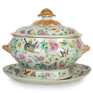 A Chinese Export Famille Rose Porcelain 2a4bfb