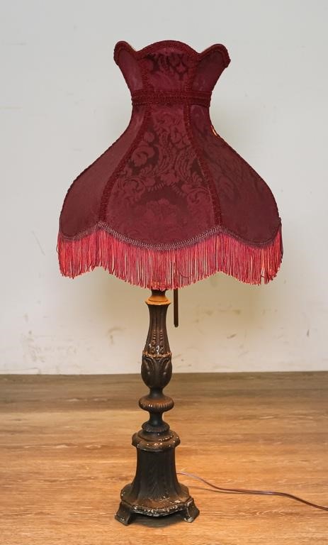 VICTORIAN TABLE LAMP WITH SHADEVictorian 2a526e