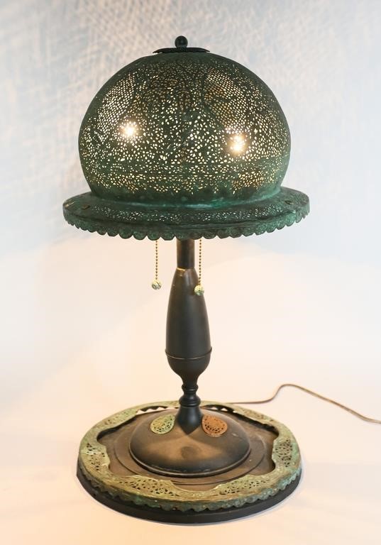 ART NOUVEAU STYLE TABLE LAMP WITH 2a526a