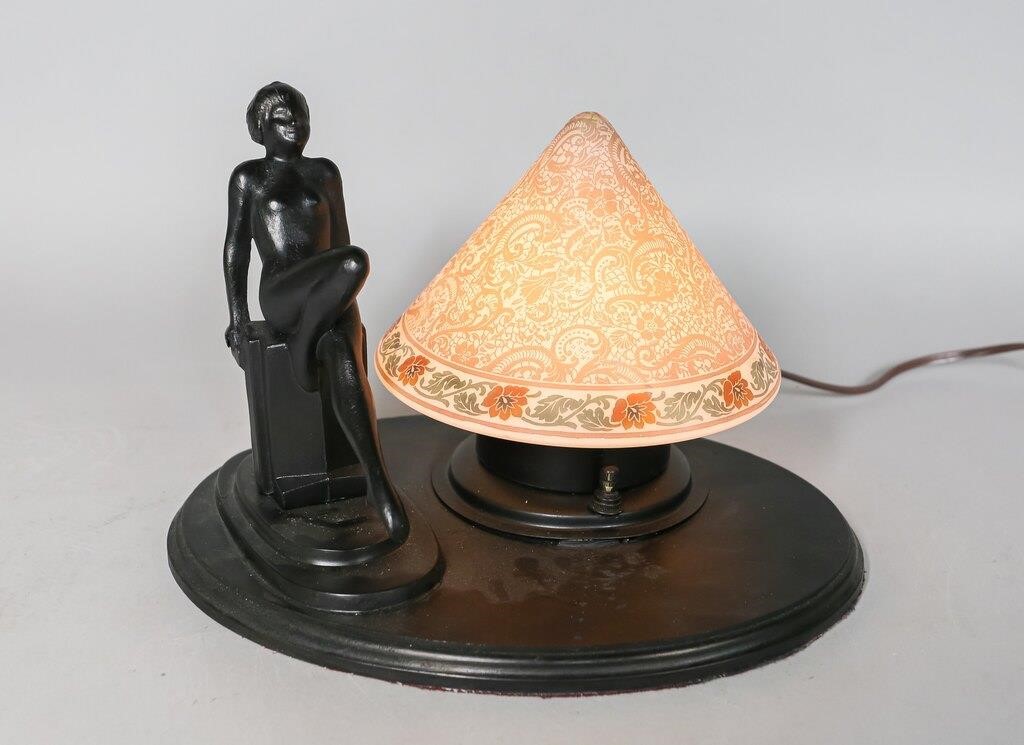 ART NOUVEAU FIGURAL LAMP WITH BELLOVA 2a527f