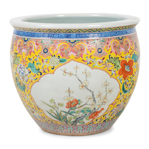 A Chinese Export Enameled Porcelain 2a7e58