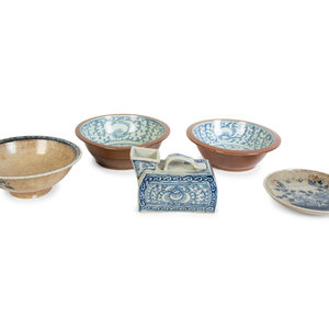 Three Chinese Porcelain Bowls  2a8202