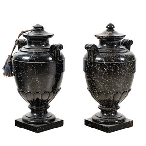 A Pair of Continental Marble Urns 20th 2a8e19