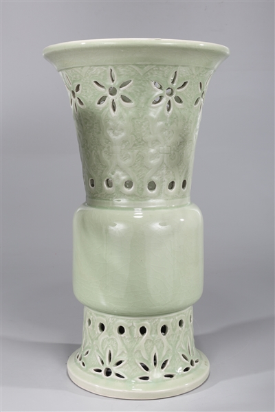 Large Chinese celadon glazed porcelain 2a728b