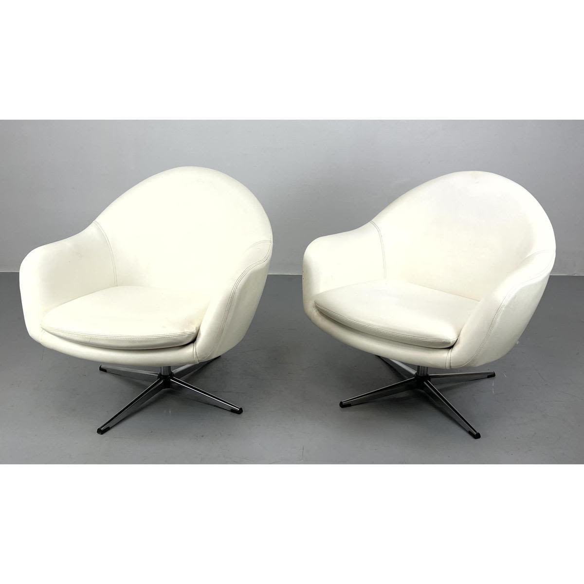 Pr Overman of Sweden swivel lounge