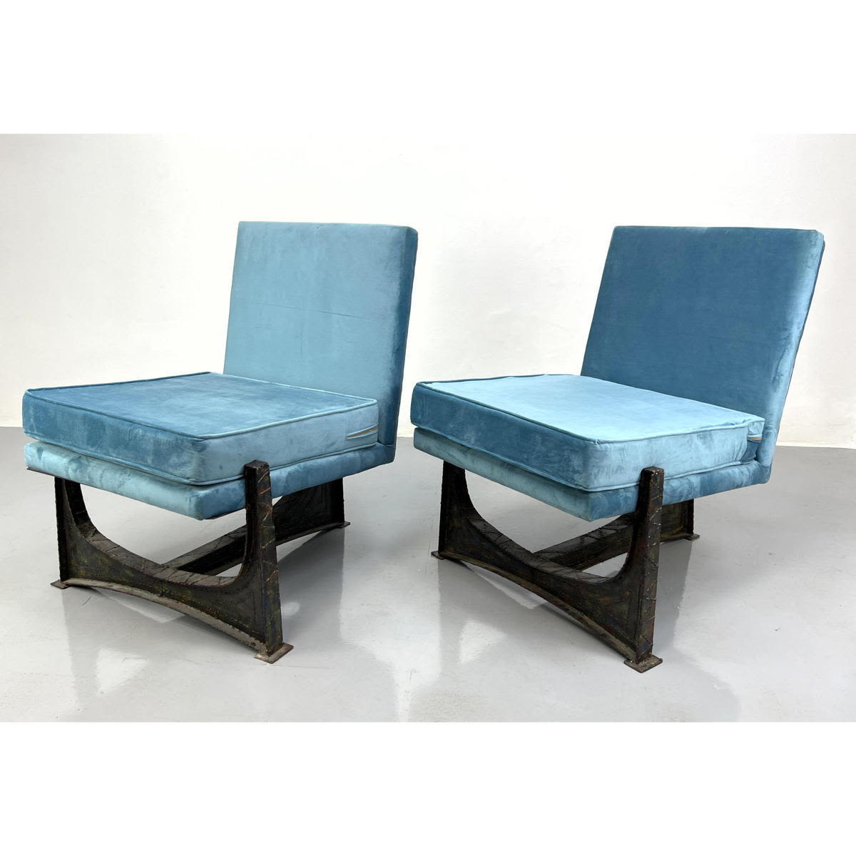 Pair Welded Steel Lounge Chairs 2a77fd