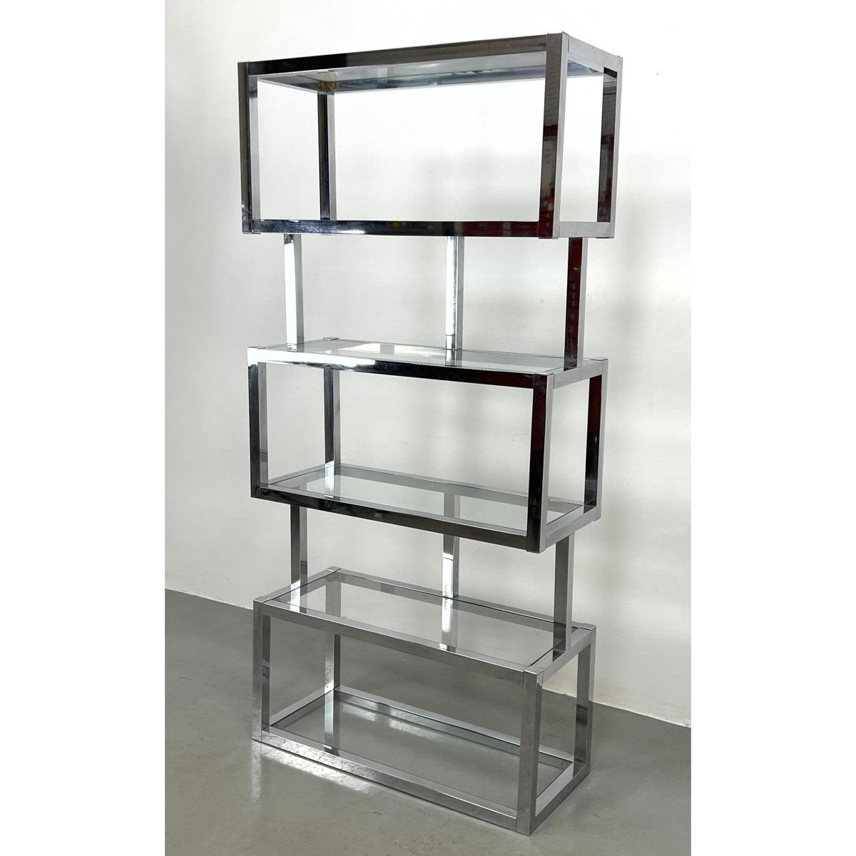 Stylish Stacked Form Chrome Etagere 2a782a
