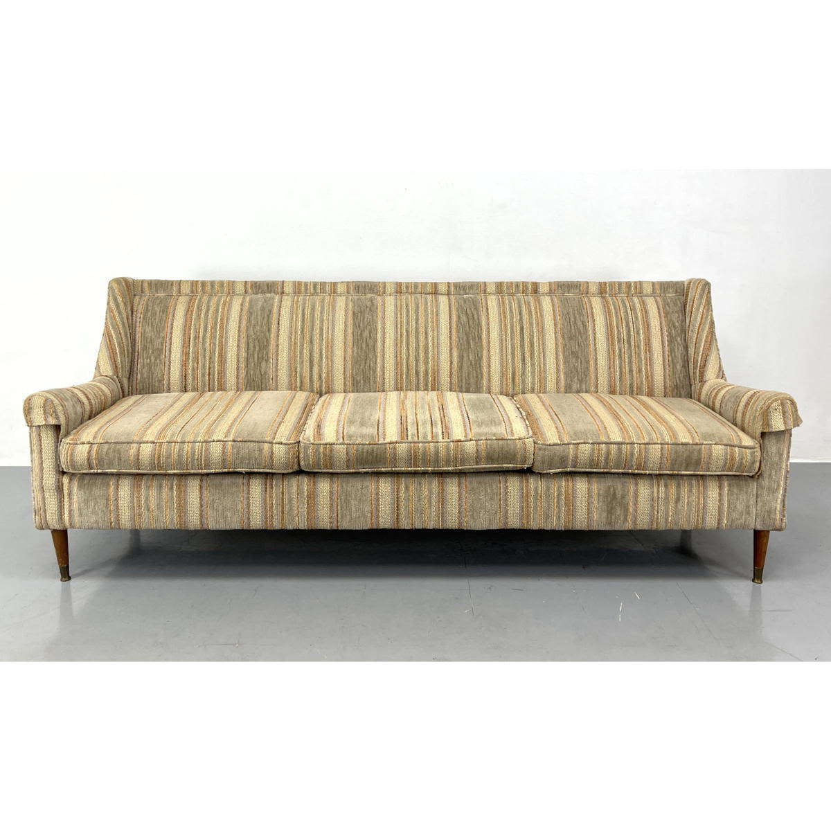 7 ft Upholstered Modernist Sofa 2a7844