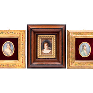 Three Porcelain Portrait Plaques the 2aa2d2