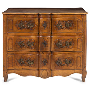 A Louis XV Provincial Walnut Serpentine Front 2aa47e