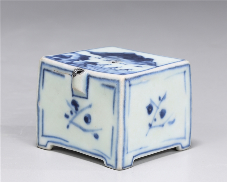 Korean blue and white porcelain 2aa5ec