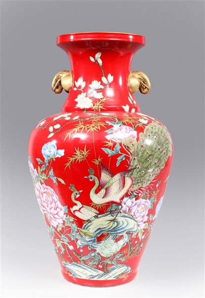 Elaborate Chinese red ground porcelain 2aa787