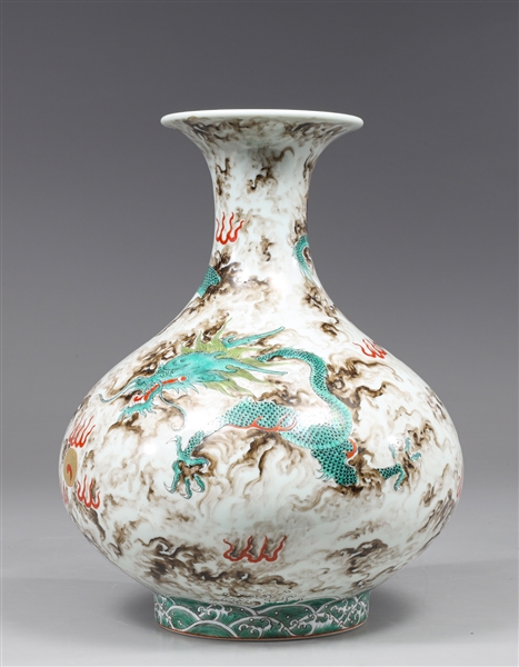 Elaborate Chinese enameled porcelain 2aa8c9