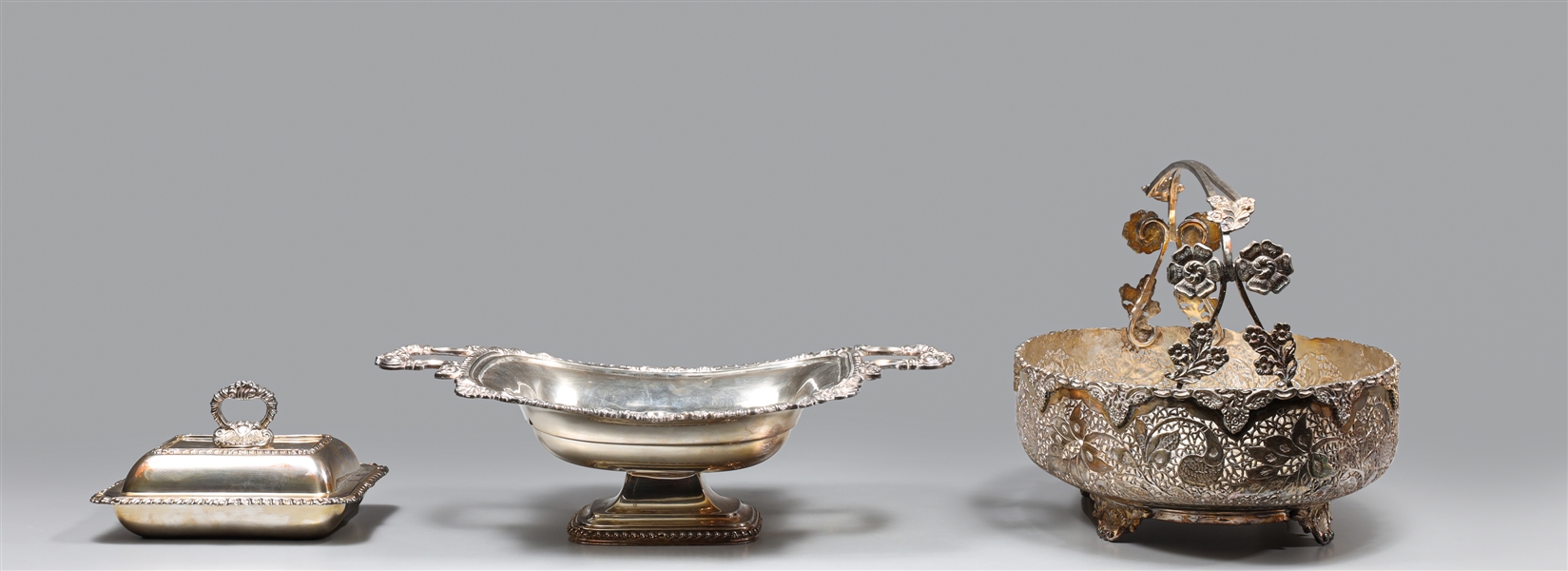 Group of three silver plate serving 2aa933