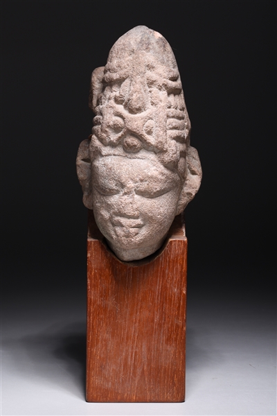 Antique Indian carved stone head  2aae35