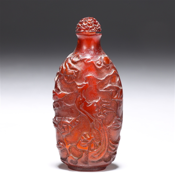 Chinese carved amber snuff bottle with