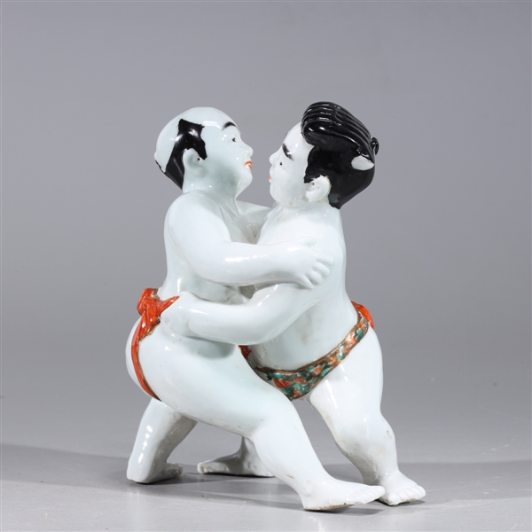 Chinese porcelain statue of two 2aaea0