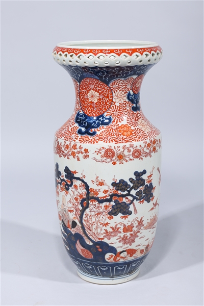 Chinese porcelain Imari style vase 2aaea1