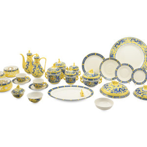 A Chinese Porcelain Dinner Service
20th
