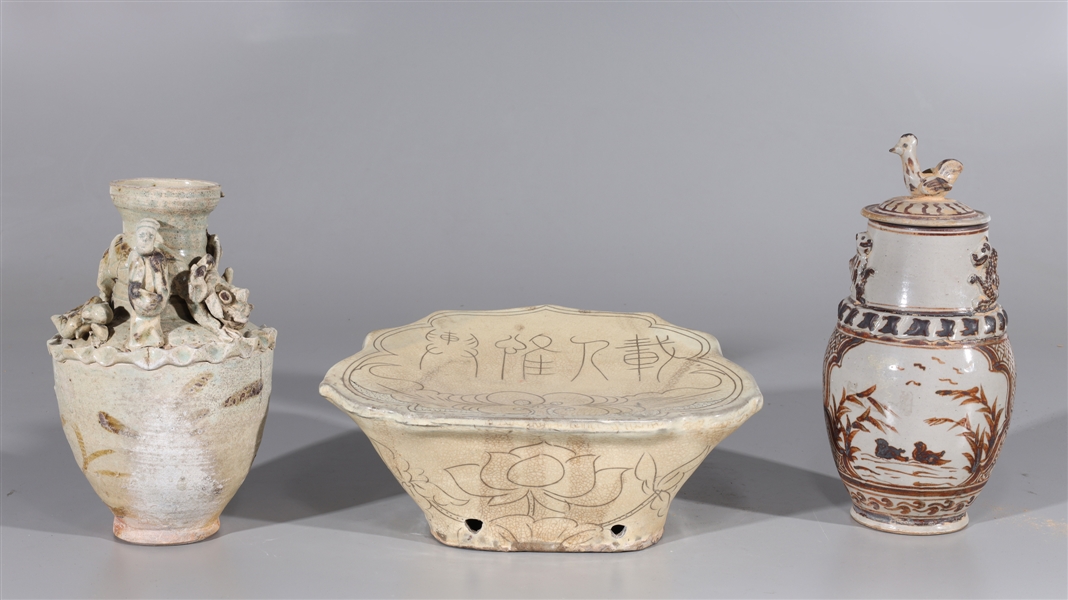 Group of three Chinese early style 2ab97c