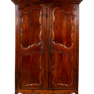 A French Provincial Carved Walnut 2a95d1