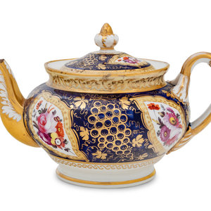 An English Porcelain Teapot 19th 2a9e67