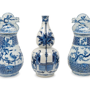 A Pair of Chinese Blue and White 2acb3b