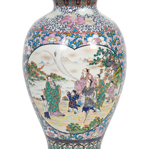 A Chinese Famille Rose Porcelain 2acb41