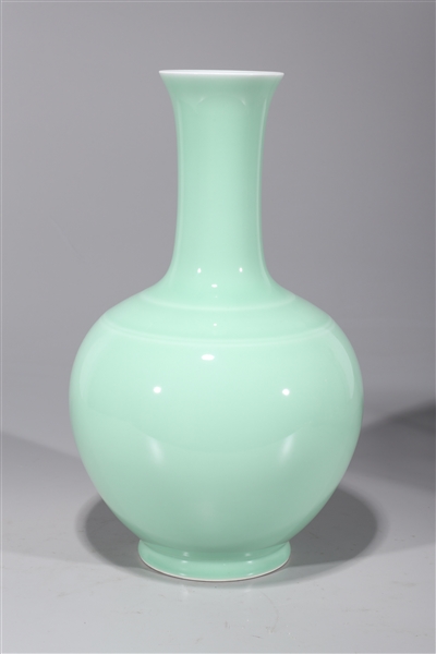 Chinese monochrome glazed porcelain 2ace33