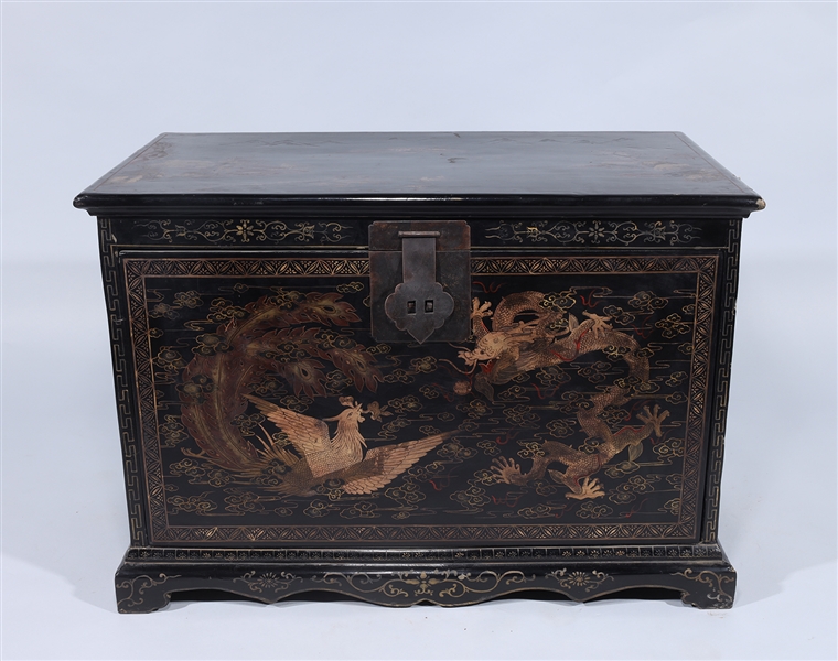 Chinese lacquered and gilt chest 2ace63