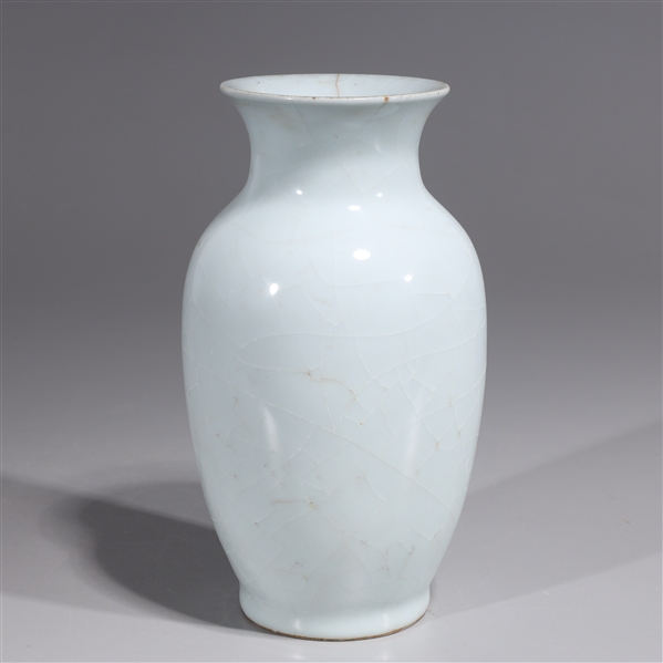 Chinese white crackle glazed vase 2ad022