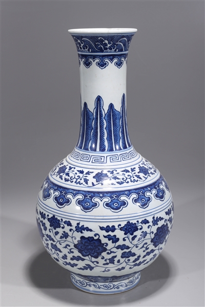 Chinese blue and white porcelain 2ad023