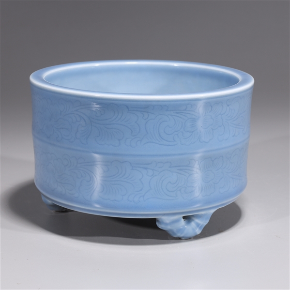 Chinese blue porcelain tripod censer 2ad024