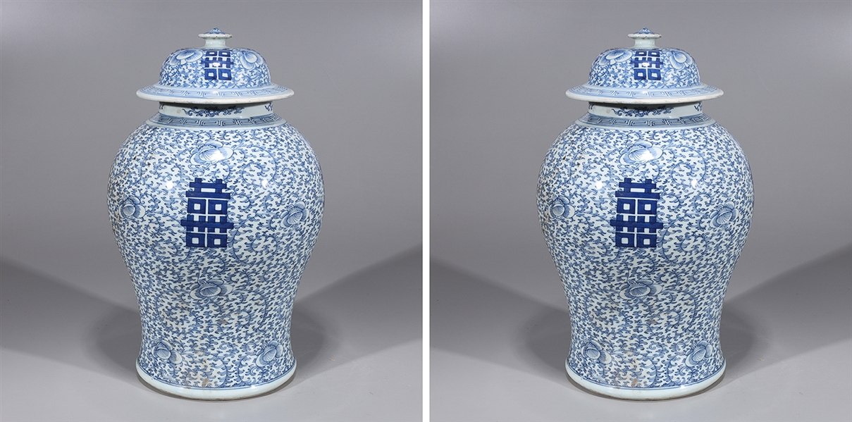 Pair of Chinese blue and white 2ad1bd