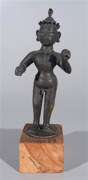 Bronze Indian statue featuring