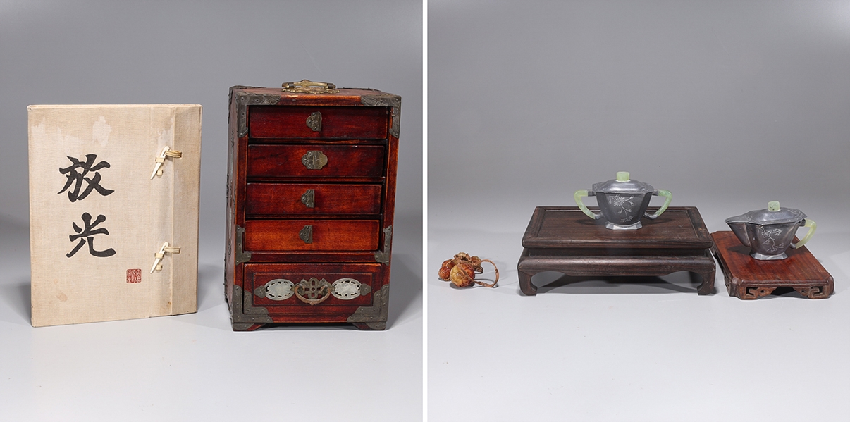 Group of various Chinese items 2ad293
