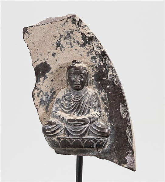 Chinese stone Buddha fragment  2ad2af