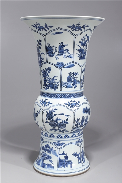 Tall Chinese blue and white porcelain 2ad2f5