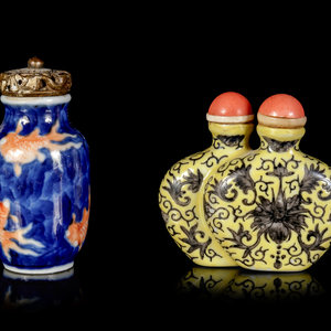 Two Chinese Porcelain Snuff Bottles 19TH 20TH 2ad3ad